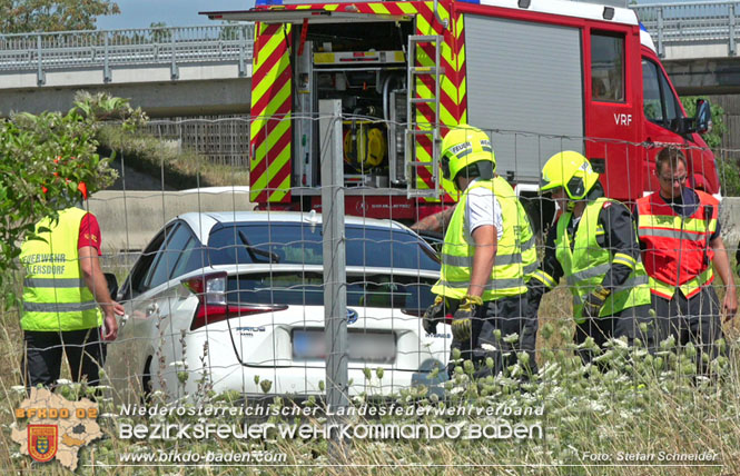 20220725 Spektakulärer Verkehrsunfall auf der A2 Südautobahn im Gemeindegebiet Traiskirchen  Foto: Stefan Schneider BFKDO BADEN