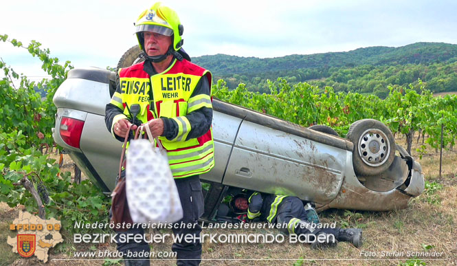 20220806 Alarmierte Menschrettung nach Verkehrsunfall auf der Weinbergstrasse L151 zwischen Gumpoldskirchen und Pfaffstätten   Foto: Stefan Schneider BFK BADEN