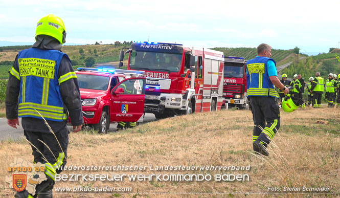 20220806 Alarmierte Menschrettung nach Verkehrsunfall auf der Weinbergstrasse L151 zwischen Gumpoldskirchen und Pfaffstätten   Foto: Stefan Schneider BFK BADEN