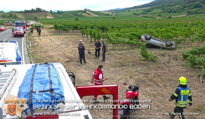 20220806 Alarmierte Menschrettung nach Verkehrsunfall auf der Weinbergstrasse L151 zwischen Gumpoldskirchen und Pfaffstätten   Foto: Stefan Schneider BFK BADEN