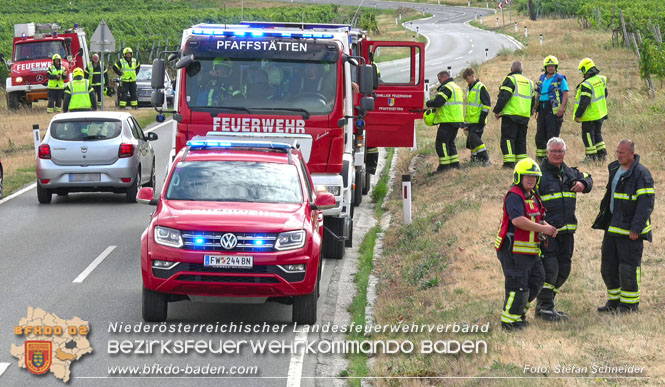 20220806 Alarmierte Menschrettung nach Verkehrsunfall auf der Weinbergstrasse L151 zwischen Gumpoldskirchen und Pfaffstätten   Foto: Stefan Schneider BFK BADEN