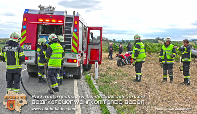 20220806 Alarmierte Menschrettung nach Verkehrsunfall auf der Weinbergstrasse L151 zwischen Gumpoldskirchen und Pfaffstätten   Foto: Stefan Schneider BFK BADEN