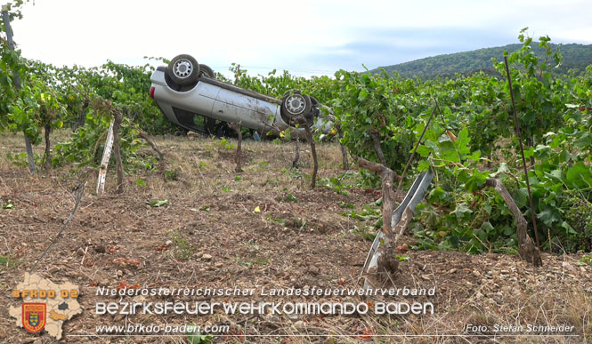 20220806 Alarmierte Menschrettung nach Verkehrsunfall auf der Weinbergstrasse L151 zwischen Gumpoldskirchen und Pfaffstätten   Foto: Stefan Schneider BFK BADEN