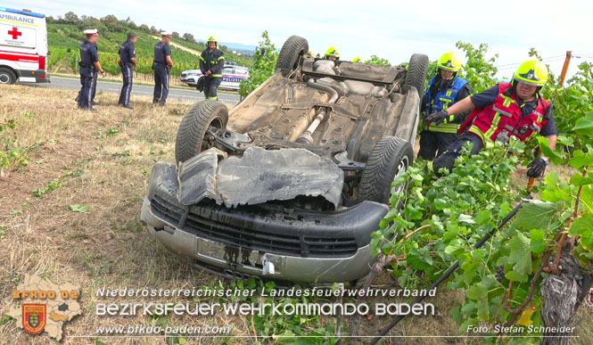 20220806 Alarmierte Menschrettung nach Verkehrsunfall auf der Weinbergstrasse L151 zwischen Gumpoldskirchen und Pfaffstätten   Foto: Stefan Schneider BFK BADEN