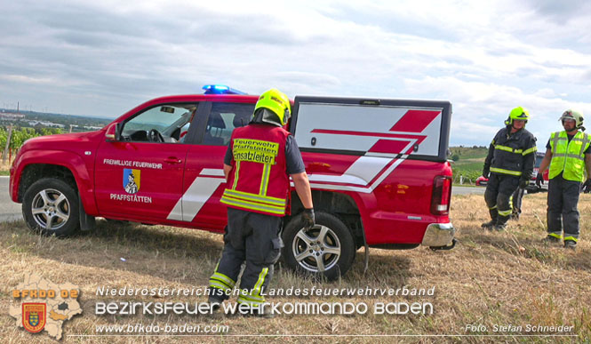 20220806 Alarmierte Menschrettung nach Verkehrsunfall auf der Weinbergstrasse L151 zwischen Gumpoldskirchen und Pfaffstätten   Foto: Stefan Schneider BFK BADEN