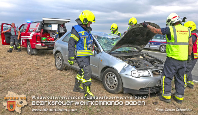20220806 Alarmierte Menschrettung nach Verkehrsunfall auf der Weinbergstrasse L151 zwischen Gumpoldskirchen und Pfaffstätten   Foto: Stefan Schneider BFK BADEN