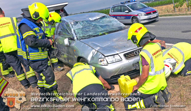 20220806 Alarmierte Menschrettung nach Verkehrsunfall auf der Weinbergstrasse L151 zwischen Gumpoldskirchen und Pfaffstätten   Foto: Stefan Schneider BFK BADEN