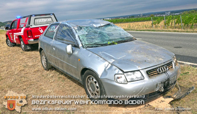 20220806 Alarmierte Menschrettung nach Verkehrsunfall auf der Weinbergstrasse L151 zwischen Gumpoldskirchen und Pfaffstätten   Foto: Stefan Schneider BFK BADEN
