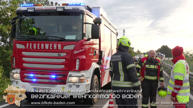 20220808 Verkehrsunfall auf der Abfahrtsrampe A2 Leobersdorf   Foto: Stefan Schneider BFKDO BADEN