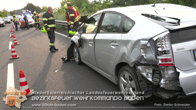 20220808 Verkehrsunfall auf der Abfahrtsrampe A2 Leobersdorf   Foto: Stefan Schneider BFKDO BADEN