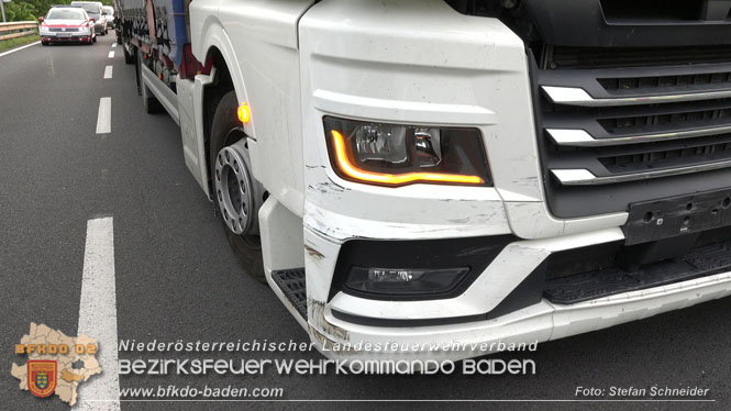 20220808 Verkehrsunfall auf der Abfahrtsrampe A2 Leobersdorf   Foto: Stefan Schneider BFKDO BADEN