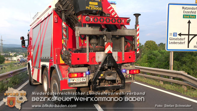 20220808 Verkehrsunfall auf der Abfahrtsrampe A2 Leobersdorf   Foto: Stefan Schneider BFKDO BADEN