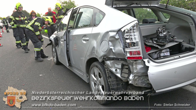 20220808 Verkehrsunfall auf der Abfahrtsrampe A2 Leobersdorf   Foto: Stefan Schneider BFKDO BADEN