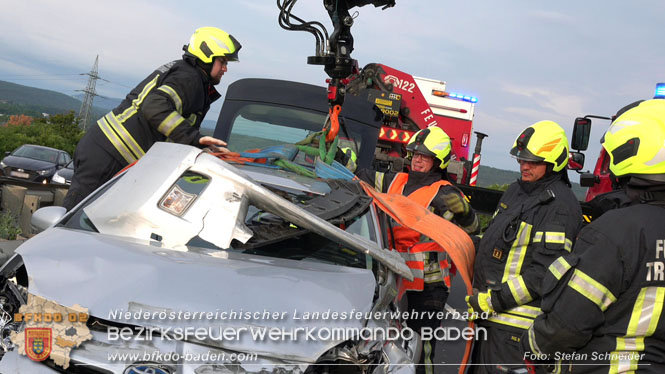 20220808 Verkehrsunfall auf der Abfahrtsrampe A2 Leobersdorf   Foto: Stefan Schneider BFKDO BADEN
