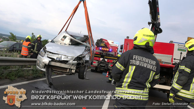20220808 Verkehrsunfall auf der Abfahrtsrampe A2 Leobersdorf   Foto: Stefan Schneider BFKDO BADEN