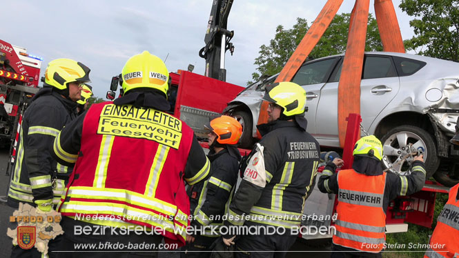 20220808 Verkehrsunfall auf der Abfahrtsrampe A2 Leobersdorf   Foto: Stefan Schneider BFKDO BADEN
