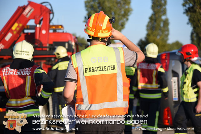 20220809 Pkw rammte Ampel und stürzte auf die Geleise Foto: Thomas Lenger Monatsrevue.at 20220809 Pkw rammte Ampel und stürzte auf die Geleise Foto: Thomas Lenger Monatsrevue.at