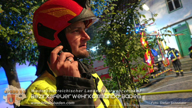 20220812 Großbrand mitten im Ortszentrum von Klausen-Leopoldsdorf   Foto: Stefan Schneider BFKDO BADEN
