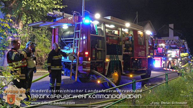 20220812 Großbrand mitten im Ortszentrum von Klausen-Leopoldsdorf   Foto: Stefan Schneider BFKDO BADEN