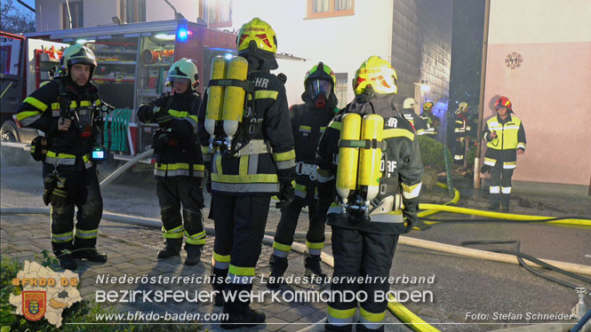 20220812 Großbrand mitten im Ortszentrum von Klausen-Leopoldsdorf   Foto: Stefan Schneider BFKDO BADEN