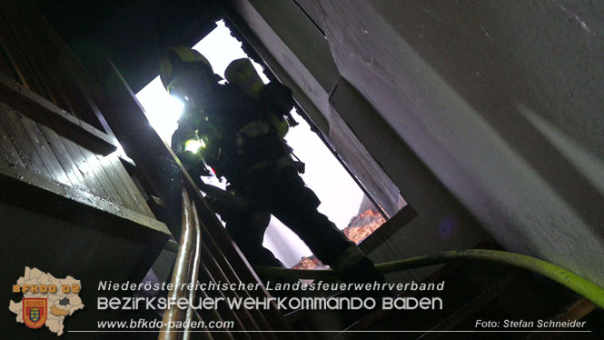 20220812 Großbrand mitten im Ortszentrum von Klausen-Leopoldsdorf   Foto: Stefan Schneider BFKDO BADEN