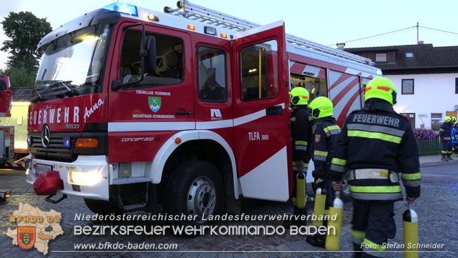 20220812 Großbrand mitten im Ortszentrum von Klausen-Leopoldsdorf   Foto: Stefan Schneider BFKDO BADEN