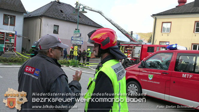 20220812 Großbrand mitten im Ortszentrum von Klausen-Leopoldsdorf   Foto: Stefan Schneider BFKDO BADEN
