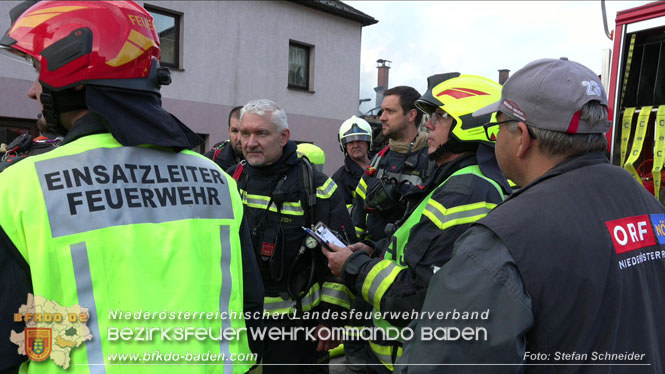 20220812 Großbrand mitten im Ortszentrum von Klausen-Leopoldsdorf   Foto: Stefan Schneider BFKDO BADEN