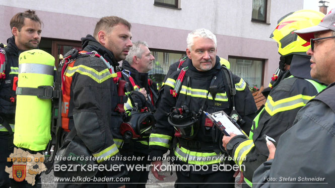 20220812 Großbrand mitten im Ortszentrum von Klausen-Leopoldsdorf   Foto: Stefan Schneider BFKDO BADEN