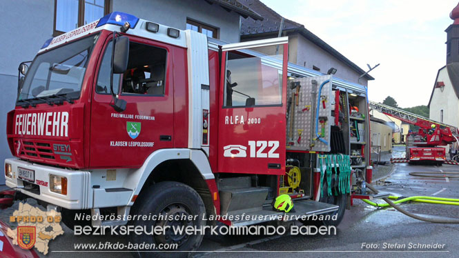 20220812 Großbrand mitten im Ortszentrum von Klausen-Leopoldsdorf   Foto: Stefan Schneider BFKDO BADEN