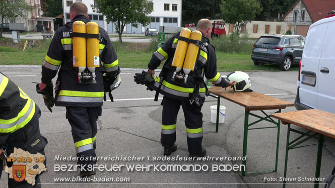 20220812 Großbrand mitten im Ortszentrum von Klausen-Leopoldsdorf   Foto: Stefan Schneider BFKDO BADEN