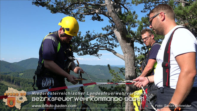 20220816 Waldbrand "Steinwand" Furth a.d.Triesting Foto: Stefan Schneider BFKDO BADEN 20220816 Waldbrand "Steinwand" Furth a.d.Triesting Foto: Stefan Schneider BFKDO BADEN