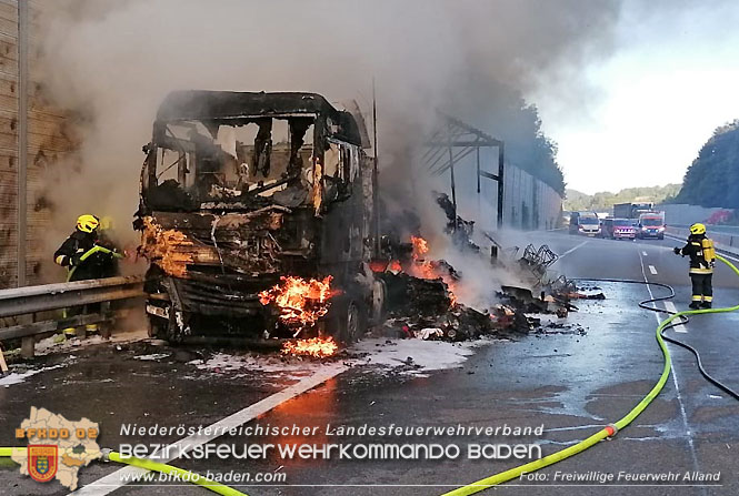 20220817 LKW Brand auf der A21 Höhe Klausen-Leopoldsdorf Foto: Harald Schieder Freiwillige Feuerwehr Alland 20220817 LKW Brand auf der A21 Höhe Klausen-Leopoldsdorf Foto: Harald Schieder Freiwillige Feuerwehr Alland