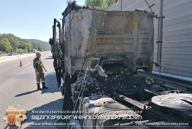 20220817 LKW Brand auf der A21 Höhe Klausen-Leopoldsdorf  Foto: Harald Schieder Freiwillige Feuerwehr Alland