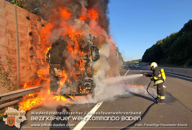 20220817 LKW Brand auf der A21 Höhe Klausen-Leopoldsdorf Foto: Joachim Zagler Freiwillige Feuerwehr Alland 20220817 LKW Brand auf der A21 Höhe Klausen-Leopoldsdorf Foto: Joachim Zagler Freiwillige Feuerwehr Alland