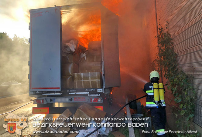 20220817 LKW Brand auf der A21 Höhe Klausen-Leopoldsdorf Foto: Joachim Zagler Freiwillige Feuerwehr Alland 20220817 LKW Brand auf der A21 Höhe Klausen-Leopoldsdorf Foto: Joachim Zagler Freiwillige Feuerwehr Alland