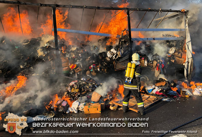 20220817 LKW Brand auf der A21 Höhe Klausen-Leopoldsdorf Foto: Joachim Zagler Freiwillige Feuerwehr Alland 20220817 LKW Brand auf der A21 Höhe Klausen-Leopoldsdorf Foto: Joachim Zagler Freiwillige Feuerwehr Alland