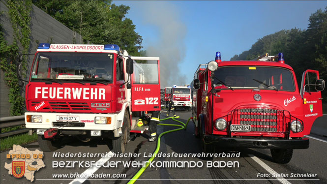 20220817 LKW Brand auf der A21 Höhe Klausen-Leopoldsdorf Foto: Stefan Schneider BFKDO BADEN 20220817 LKW Brand auf der A21 Höhe Klausen-Leopoldsdorf Foto: Stefan Schneider BFKDO BADEN