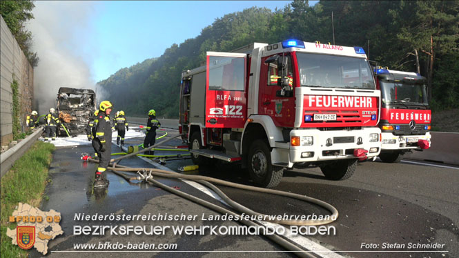 20220817 LKW Brand auf der A21 Höhe Klausen-Leopoldsdorf Foto: Stefan Schneider BFKDO BADEN 20220817 LKW Brand auf der A21 Höhe Klausen-Leopoldsdorf Foto: Stefan Schneider BFKDO BADEN