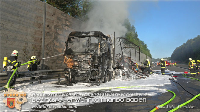 20220817 LKW Brand auf der A21 Höhe Klausen-Leopoldsdorf Foto: Stefan Schneider BFKDO BADEN 20220817 LKW Brand auf der A21 Höhe Klausen-Leopoldsdorf Foto: Stefan Schneider BFKDO BADEN