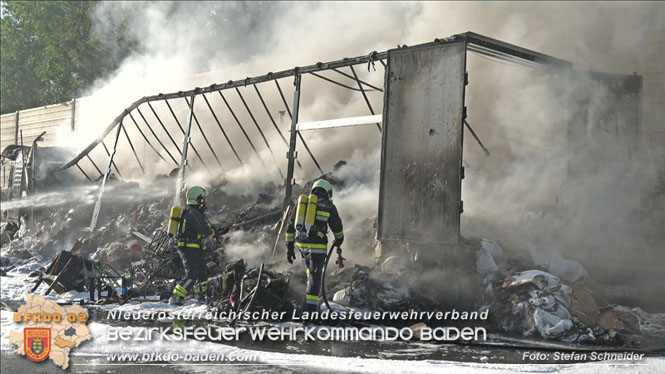 20220817 LKW Brand auf der A21 Höhe Klausen-Leopoldsdorf Foto: Stefan Schneider BFKDO BADEN 20220817 LKW Brand auf der A21 Höhe Klausen-Leopoldsdorf Foto: Stefan Schneider BFKDO BADEN