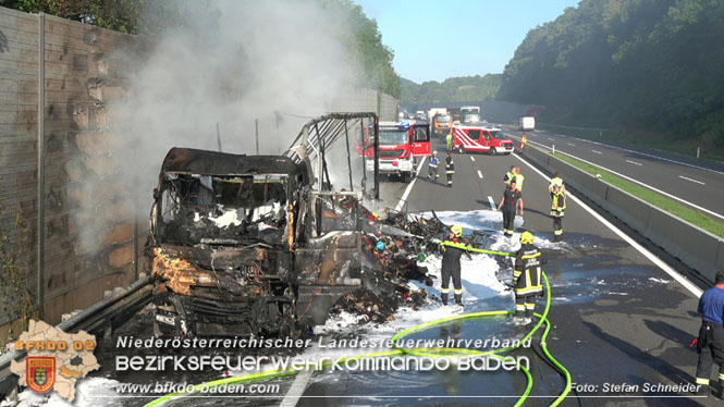 20220817 LKW Brand auf der A21 Höhe Klausen-Leopoldsdorf Foto: Stefan Schneider BFKDO BADEN 20220817 LKW Brand auf der A21 Höhe Klausen-Leopoldsdorf Foto: Stefan Schneider BFKDO BADEN