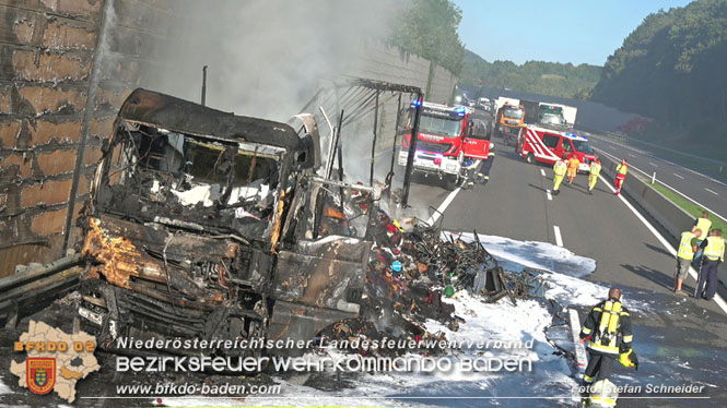 20220817 LKW Brand auf der A21 Höhe Klausen-Leopoldsdorf Foto: Stefan Schneider BFKDO BADEN 20220817 LKW Brand auf der A21 Höhe Klausen-Leopoldsdorf Foto: Stefan Schneider BFKDO BADEN