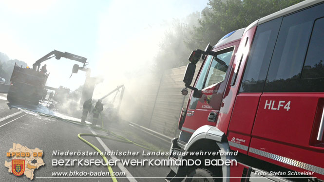 20220817 LKW Brand auf der A21 Höhe Klausen-Leopoldsdorf Foto: Stefan Schneider BFKDO BADEN 20220817 LKW Brand auf der A21 Höhe Klausen-Leopoldsdorf Foto: Stefan Schneider BFKDO BADEN