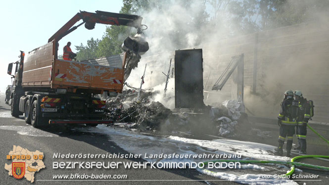 20220817 LKW Brand auf der A21 Höhe Klausen-Leopoldsdorf Foto: Stefan Schneider BFKDO BADEN 20220817 LKW Brand auf der A21 Höhe Klausen-Leopoldsdorf Foto: Stefan Schneider BFKDO BADEN