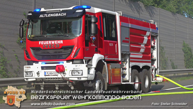 20220817 LKW Brand auf der A21 Höhe Klausen-Leopoldsdorf Foto: Stefan Schneider BFKDO BADEN 20220817 LKW Brand auf der A21 Höhe Klausen-Leopoldsdorf Foto: Stefan Schneider BFKDO BADEN
