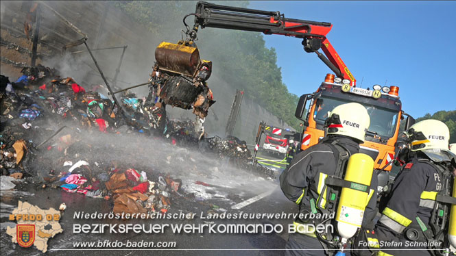 20220817 LKW Brand auf der A21 Höhe Klausen-Leopoldsdorf Foto: Stefan Schneider BFKDO BADEN 20220817 LKW Brand auf der A21 Höhe Klausen-Leopoldsdorf Foto: Stefan Schneider BFKDO BADEN
