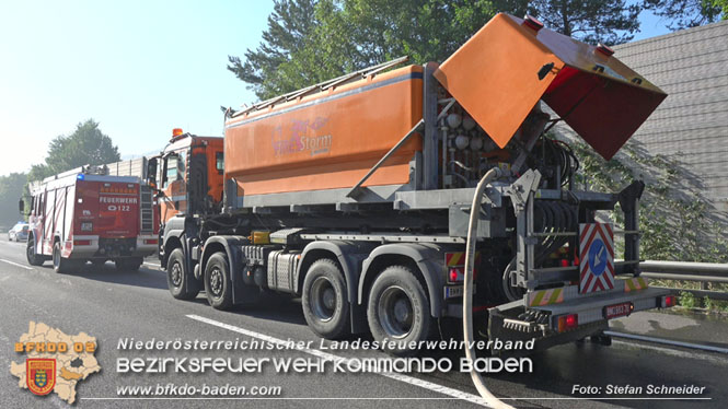 20220817 LKW Brand auf der A21 Höhe Klausen-Leopoldsdorf Foto: Stefan Schneider BFKDO BADEN 20220817 LKW Brand auf der A21 Höhe Klausen-Leopoldsdorf Foto: Stefan Schneider BFKDO BADEN