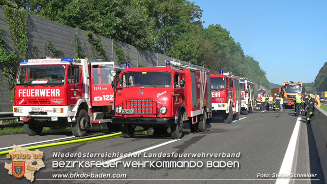 20220817 LKW Brand auf der A21 Höhe Klausen-Leopoldsdorf Foto: Stefan Schneider BFKDO BADEN 20220817 LKW Brand auf der A21 Höhe Klausen-Leopoldsdorf Foto: Stefan Schneider BFKDO BADEN