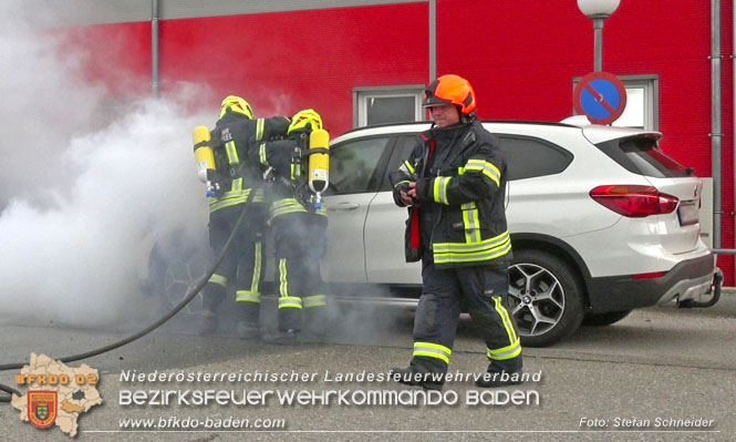 20220821 Fahrzeugbrand in Tribuswinkel Foto: Stefan Schneider BFKDO BADEN 20220821 Fahrzeugbrand in Tribuswinkel Foto: Stefan Schneider BFKDO BADEN